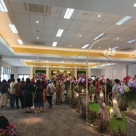 Tos Hotel & Convention Center Tangerang Powered By Archipelago Εξωτερικό φωτογραφία